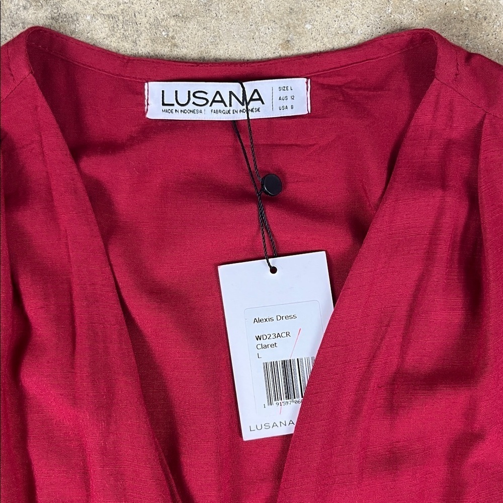 Lusaka Alexis dress in a deep wine colored red NWT
Size: L/ 8 - Picture 3 of 7
